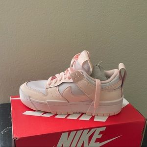 Nike women’s dunk low disrupt